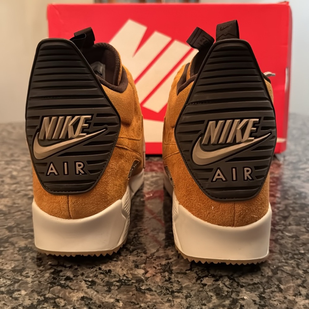 Nike Air Max winter wheat sneakerboot 90 EUC 10.5 Sneakers - Picture 6 of 16